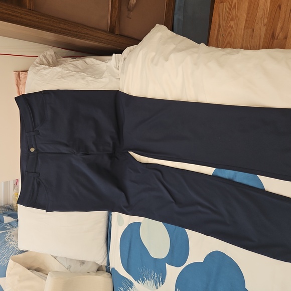 Lululemon ABC pant - Picture 4 of 7